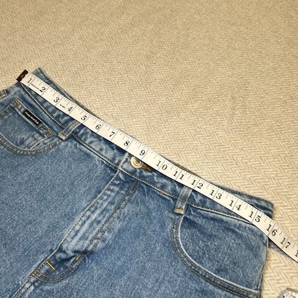 Frank and Oak Stevie Jean Cut off Shorts with side slits. Size 30 - Picture 6 of 13